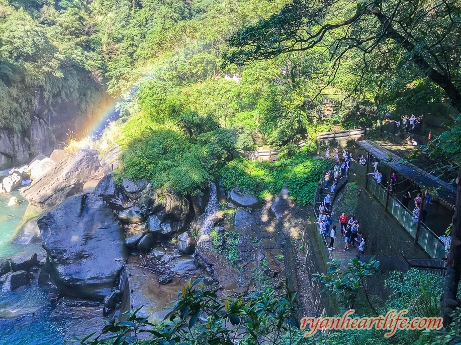 【新北平溪旅遊景點】十分瀑布—平溪線一日遊絕不能錯過的全台最大簾幕式瀑布